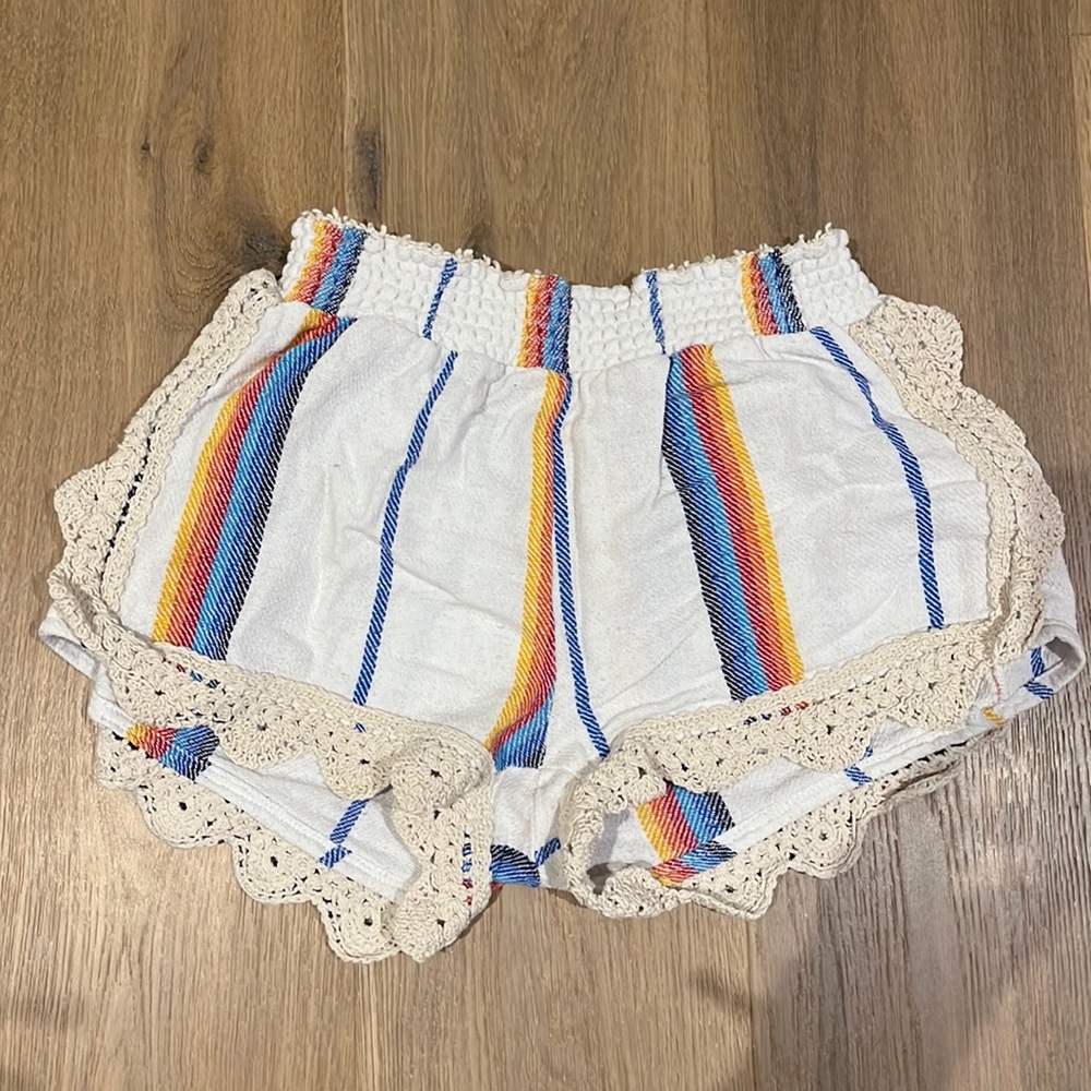 Cotton SURF GYPSY shorts with crochet and rainbow print size L.